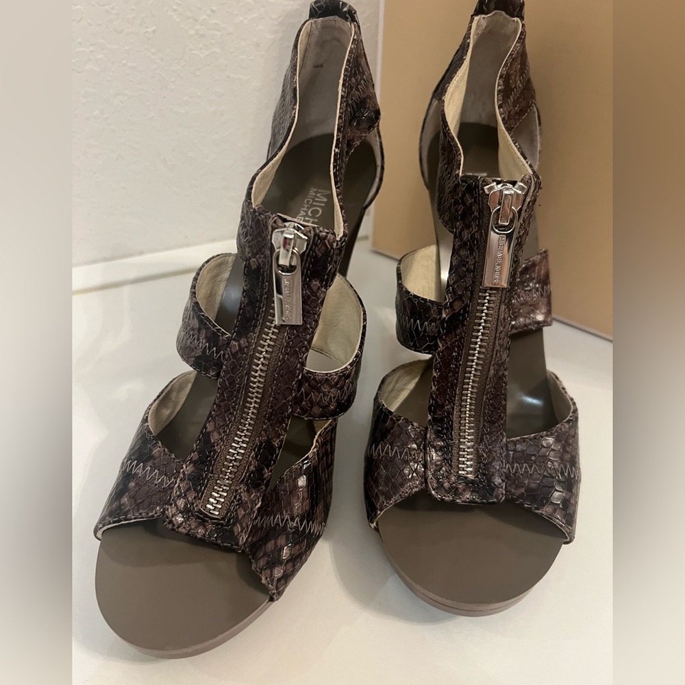 Michael Michael Kors shoes - Picture 2 of 15